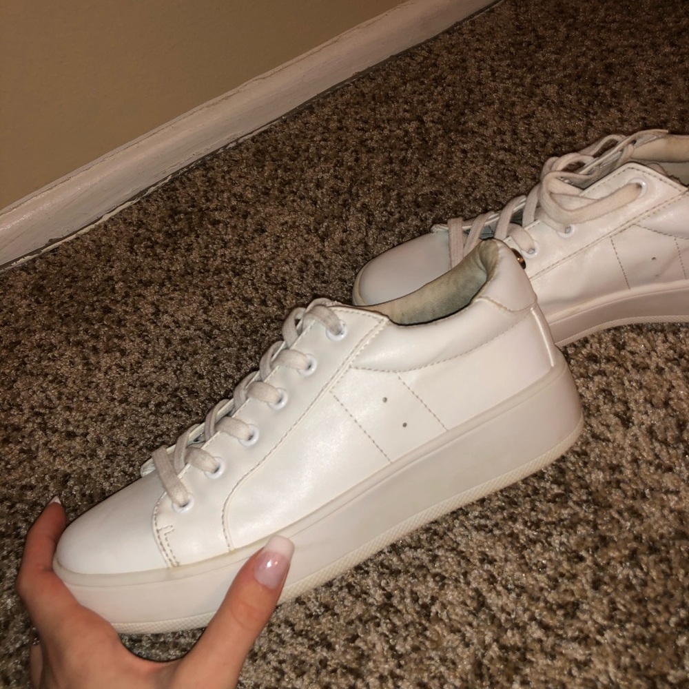 Steve Madden Bertie White Lace Up Sneakers